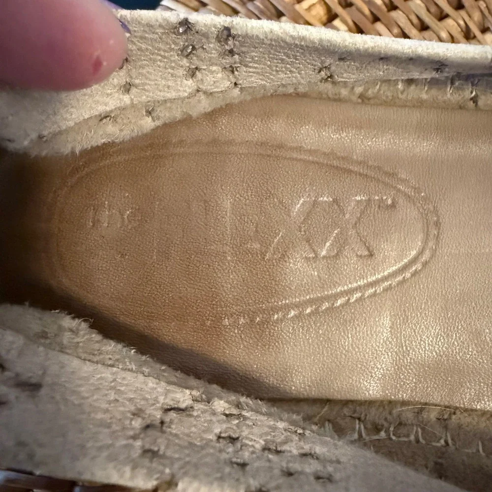 The Flexx Womens‎ Beige Suede Perforated Paisley Espadrille Flats Shoes US 9